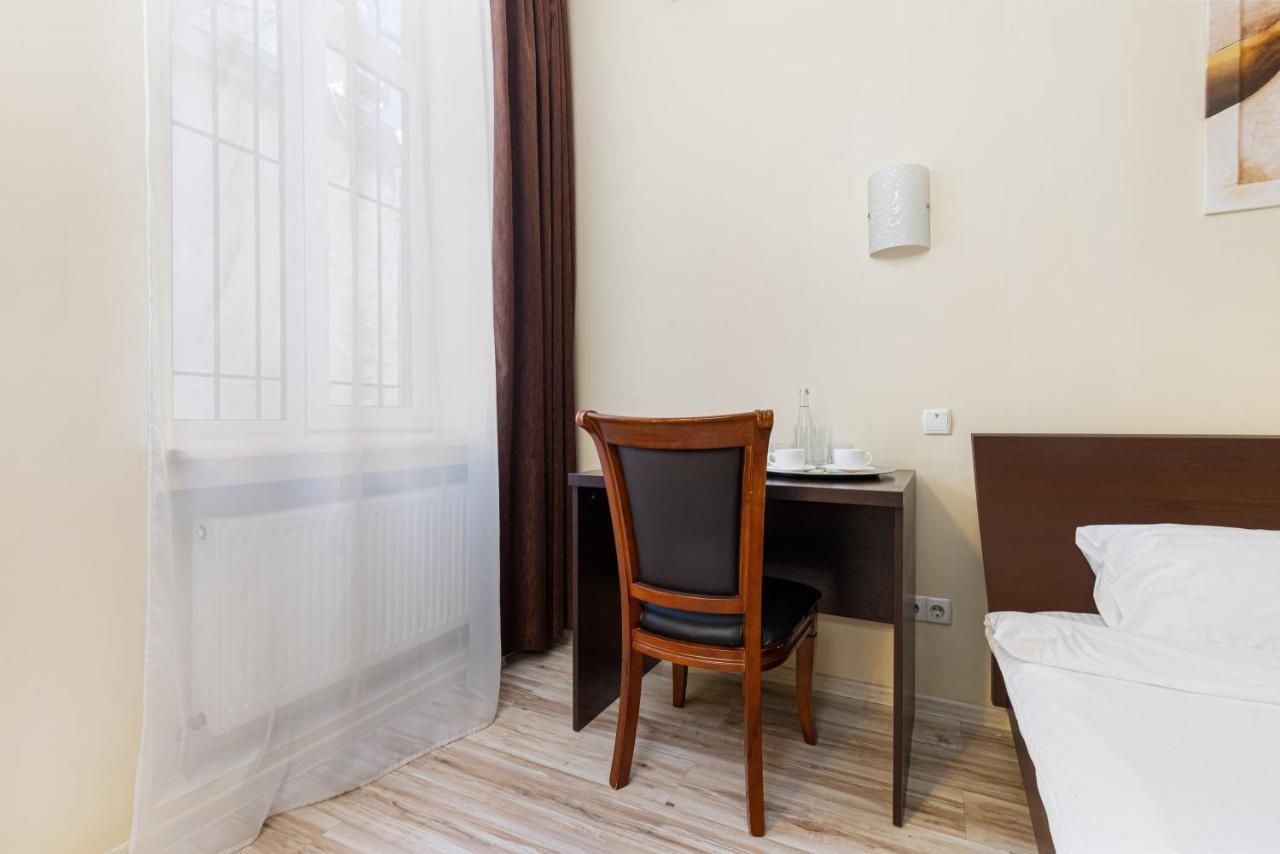 Aparthotel Leonrooms Одеса Екстериор снимка