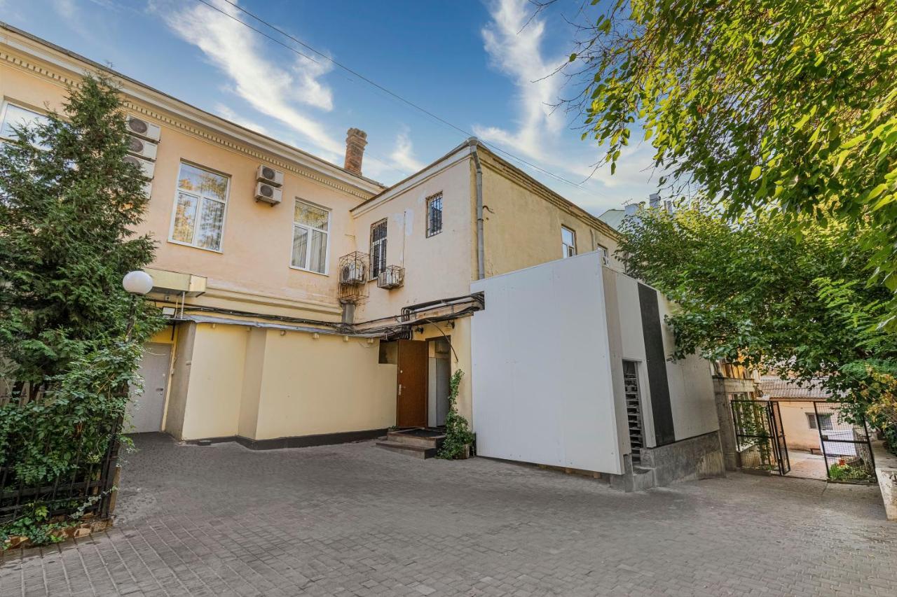 Aparthotel Leonrooms Одеса Екстериор снимка