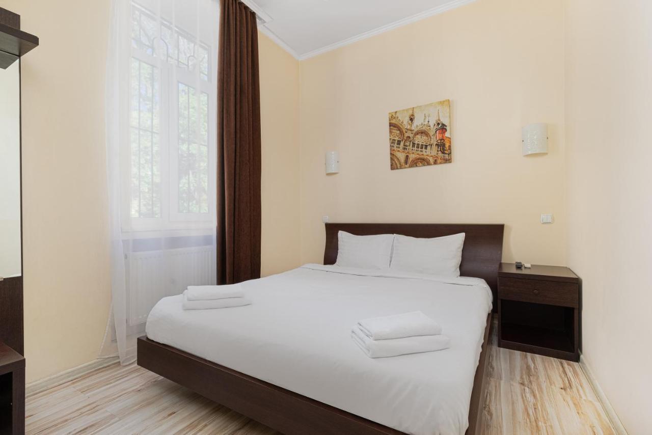 Aparthotel Leonrooms Одеса Екстериор снимка