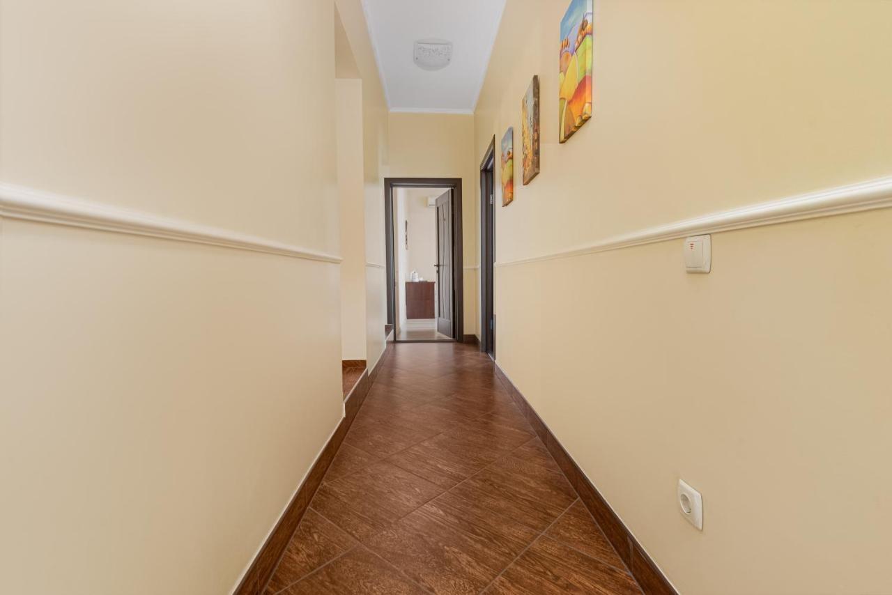 Aparthotel Leonrooms Одеса Екстериор снимка