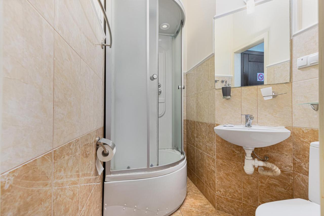 Aparthotel Leonrooms Одеса Екстериор снимка